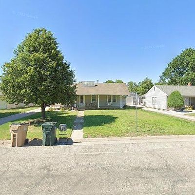 606 E 14 Th Ave, Hutchinson, KS 67501