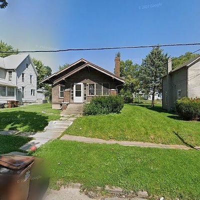 522 E Center St, Freeport, IL 61032