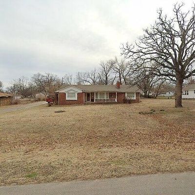 702 W Main St, Tecumseh, OK 74873