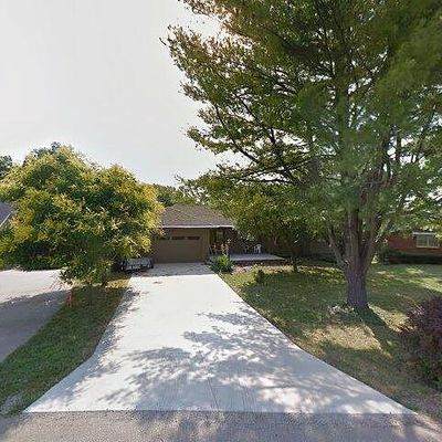 736 Delaware Dr, Ozawkie, KS 66070