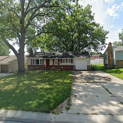 7418 Glenwood Ln, Overland Park, KS 66204