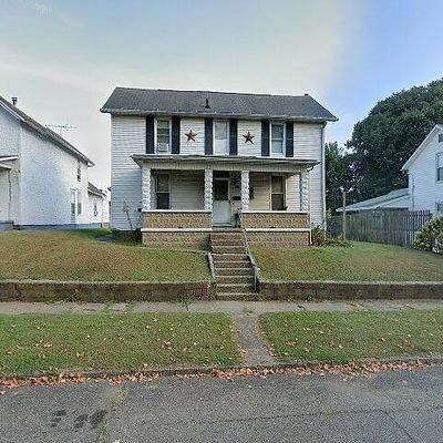 748 Pine St, Coshocton, OH 43812