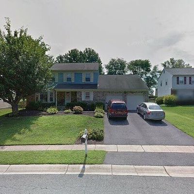 8 Fieldstone Cir, Hockessin, DE 19707