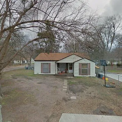 801 Macarthur Ave, Wake Village, TX 75501