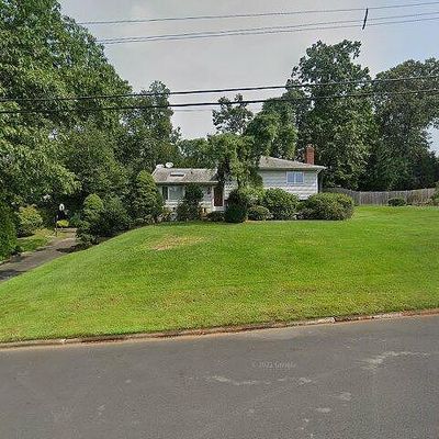 628 Long Hill Rd, River Vale, NJ 07675