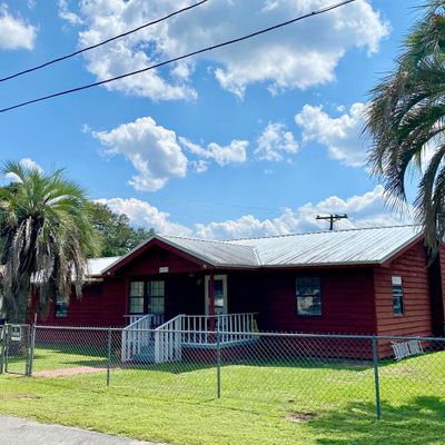 6913 Broadway St, Grand Ridge, FL 32442