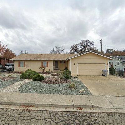 935 Page Dr, Lakeport, CA 95453