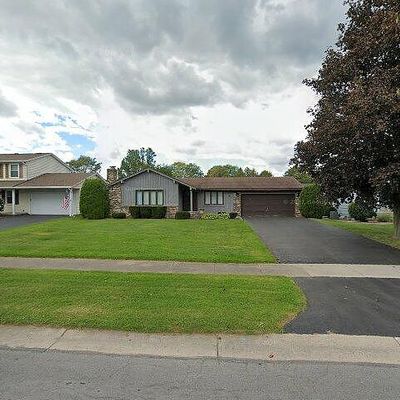 99 Northwood Dr, Rochester, NY 14612