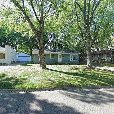 8215 32 Nd Pl N, Minneapolis, MN 55427