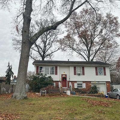 869 Briarcliff Dr, Toms River, NJ 08753