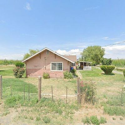 1241 Pleasant Ave, Grandview, WA 98930