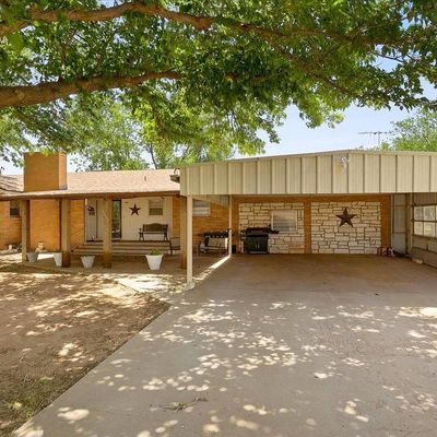 1497 W Ellis St, Levelland, TX 79336