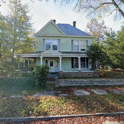 217 Oliver Ave, Crewe, VA 23930