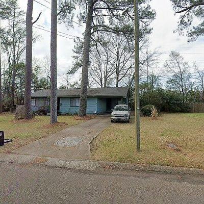 5565 Wayneland Dr, Jackson, MS 39211