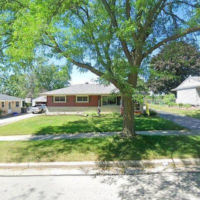 448 Baird St, Waukesha, WI 53189