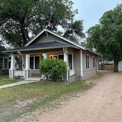 945 Barnett St, Kerrville, TX 78028