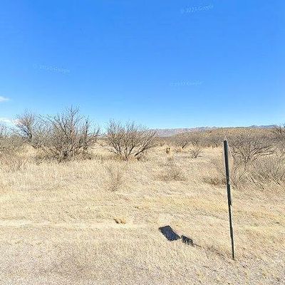 9502 S Caballero Loop, Hereford, AZ 85615