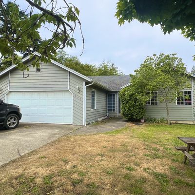 840 Seabreeze Ter, Coos Bay, OR 97420