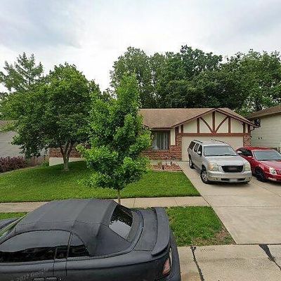 1040 Pinecone Trl, Florissant, MO 63031