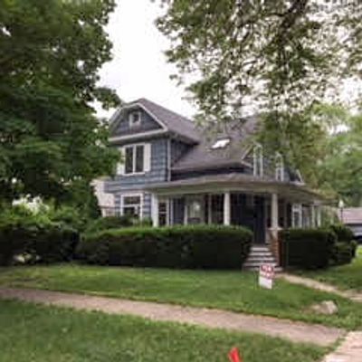 804 N Center St, Naperville, IL 60563