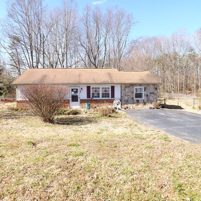 1133 Hickory Tree Ln, King, NC 27021