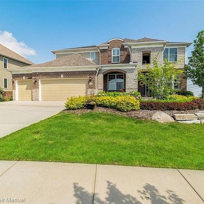 1188 Cloverdale Dr, Lake Orion, MI 48359