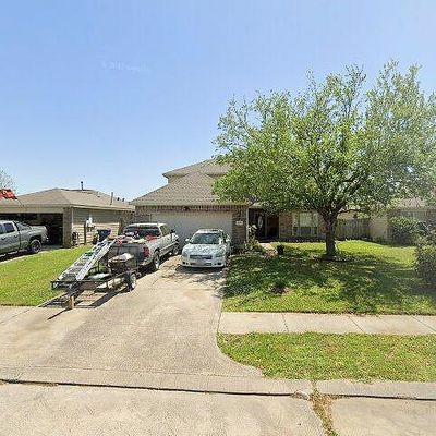7905 W Red Oak Ln, Texas City, TX 77591
