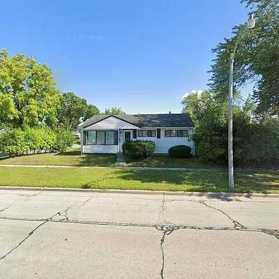 8101 W Sheridan Ave, Milwaukee, WI 53218