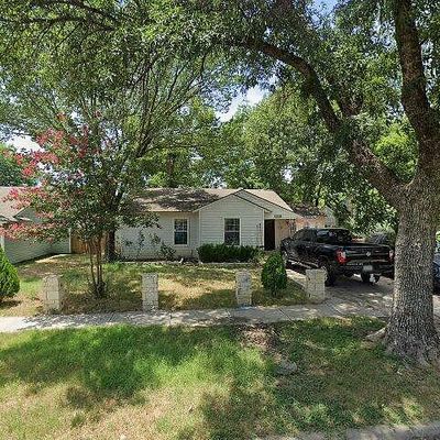 1018 Ralph St, Grand Prairie, TX 75051