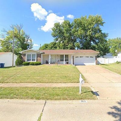 1425 El Centro Dr, Florissant, MO 63031