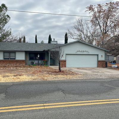 3817 E Lake Shore Dr, Rimrock, AZ 86335