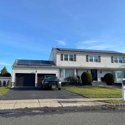 43 Cheri Ln, Fairfield, NJ 07004