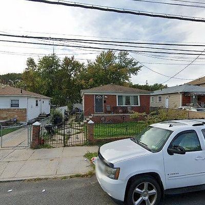 390 Grandview Ave, Staten Island, NY 10303