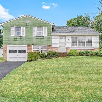 104 E Woodland Dr, Mechanicsburg, PA 17055