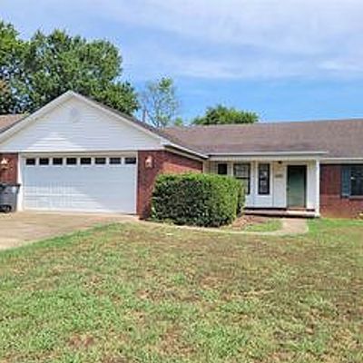 104 Louis Dr, Searcy, AR 72143