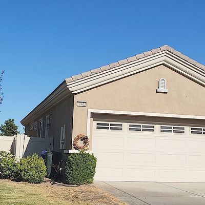 10402 Lakeshore Dr, Apple Valley, CA 92308