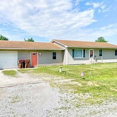 105 Crescent Dr, Watseka, IL 60970