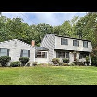 105 Rolling Hills Dr, Oxford, CT 06478