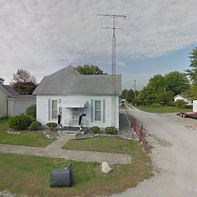 106 E North Main St, Oakwood, IL 61858