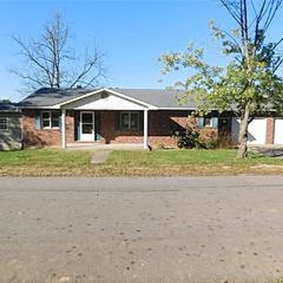 106 West St, Frohna, MO 63748