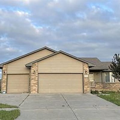 1073 E Splitwood Way Ct, Derby, KS 67037