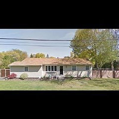 11 Islip St, Holtsville, NY 11742