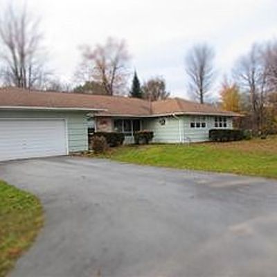 11 Meadow Ln, Gouverneur, NY 13642