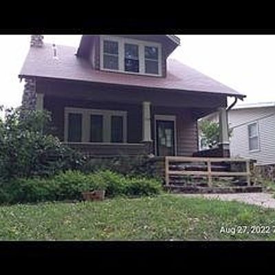 110 Sw The Dr, Topeka, KS 66606