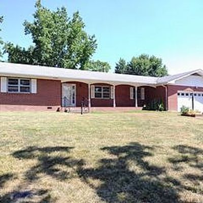 1106 Skyline Dr, Neosho, MO 64850