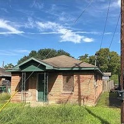 1107 Neyland St, Houston, TX 77022