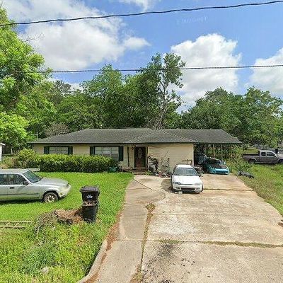 1112 Pecan St, Clute, TX 77531