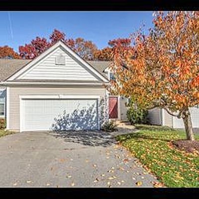 112 Clubhouse Ln #112, Northbridge, MA 01534