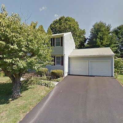 10 Blue Grass Dr, Middletown, CT 06457