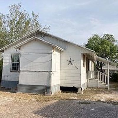 1003 Johnson St, Freer, TX 78357